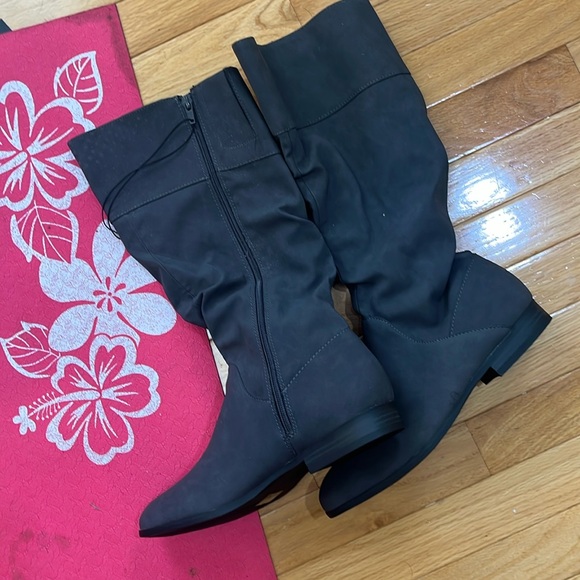 🎄Style and Co. gray knee boots - Picture 1 of 3